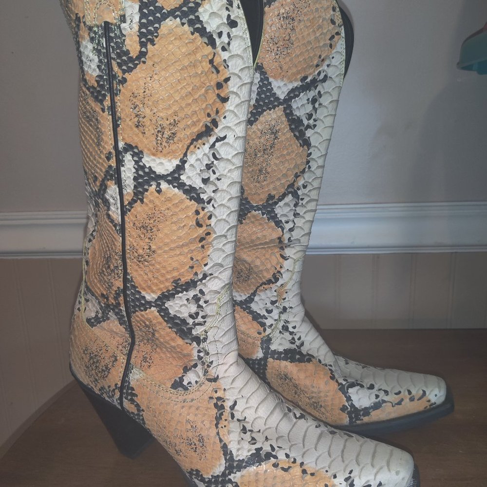 Fashion Snakeskin Boots